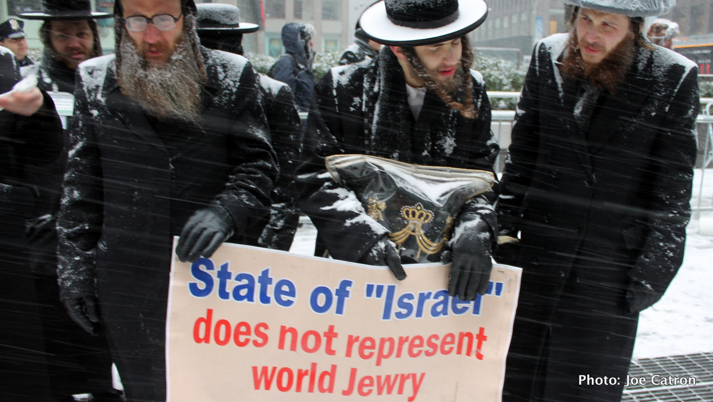 Demonstrators Netanyahu