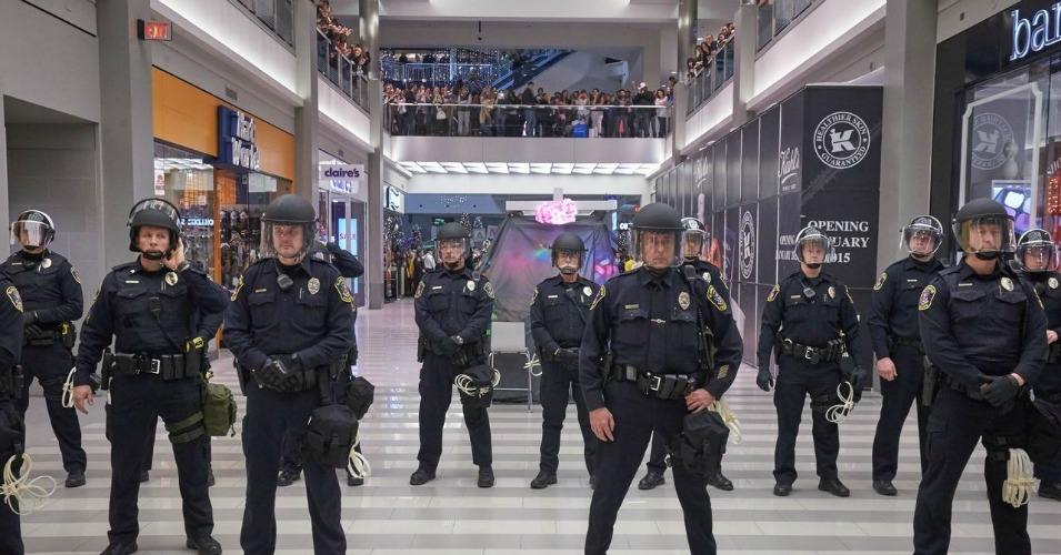 Mall of America police at last year's Black Lives Matter demonstration. (Photo: Getty)