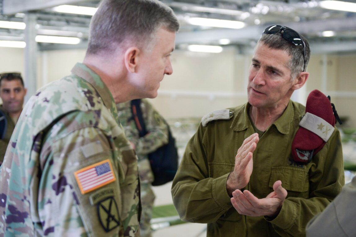 US Lt Gen William Garret (left) speaks with IDF Maj Gen Yair Golan (right). Photo: Twitter/@IDFSpokesperson