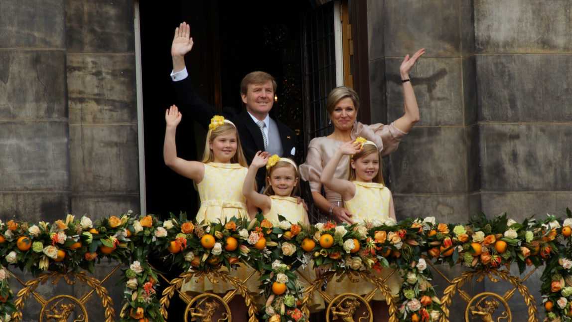 King Willem-Alexander and Queen Máxima with their daughters Princess Catharina-Amalia (left), Princess Alexia (right) and Princess Ariane (center). (Wikimedia)