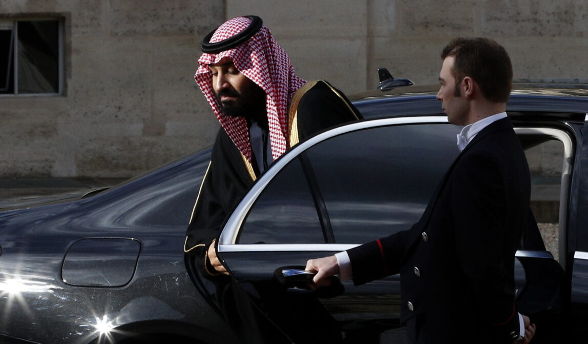 Saudi Arabia Crown Prince Mohammed bin Salman arrives for a meeting with French President Emmanuel Macron at the Elysee Palace in Paris, Tuesday, April 10, 2018. Macron meets with Prince Mohammed in Paris to bolster economic ties and strengthen cooperation on security and defense between the two countries. (AP Photo/Christophe Ena)