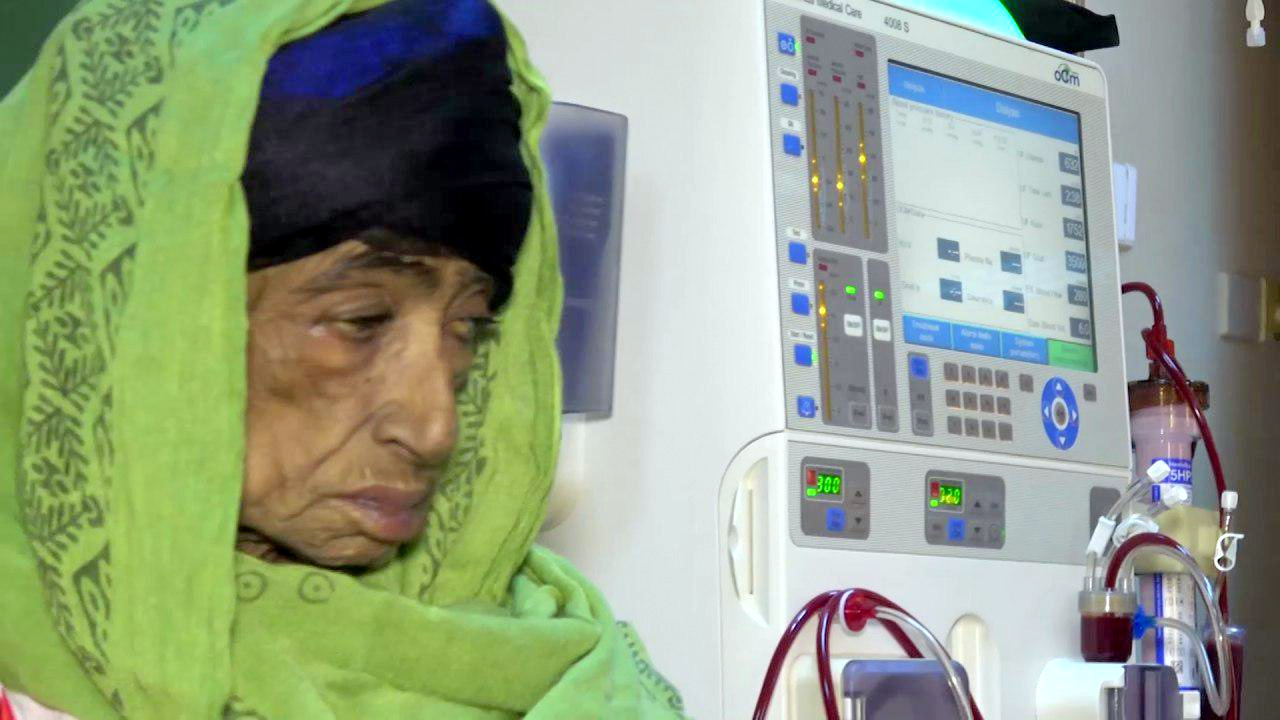 A Yemeni patient receives kidney dialysis treatment at a clinic in The Hemodialysis Center in Hodeida, June 14, 2018. Photo | MintPress News