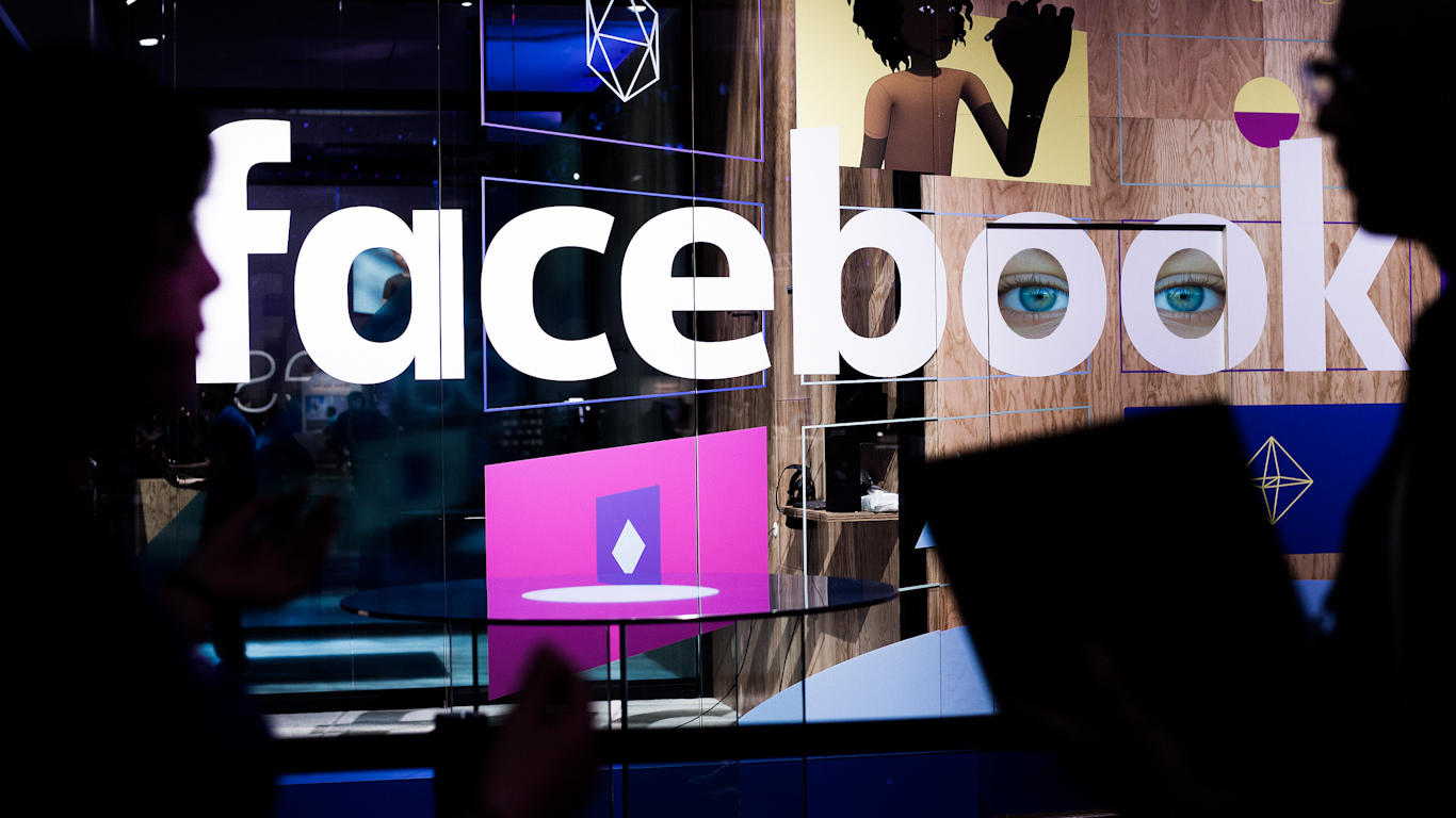 Facebook propaganda