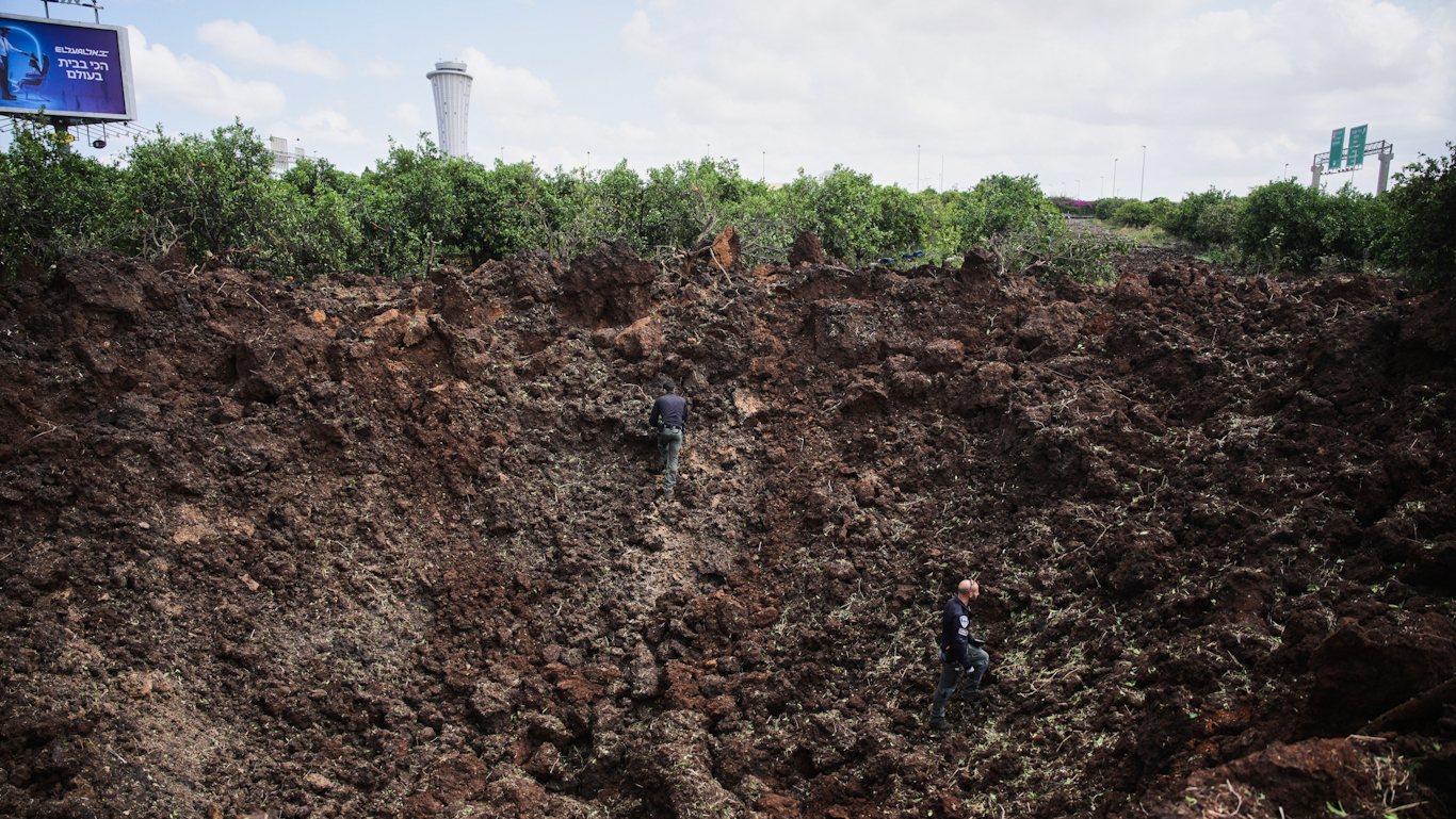 Crater caused by Ansar Allah missile strike near Ben Gurion Airport during Israel-Yemen conflict, May 2025